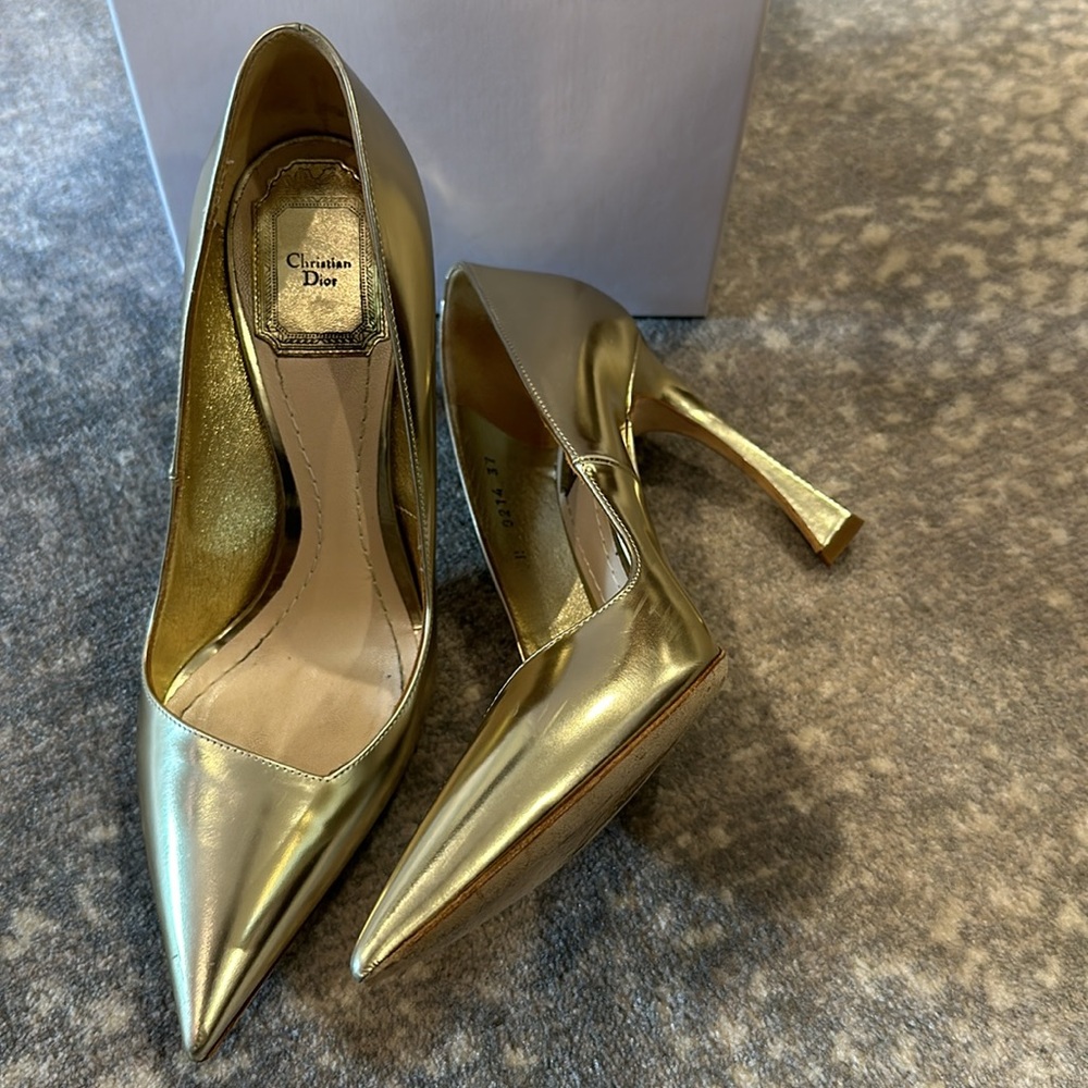 DIOR GOLD METALLIC PUMP SIZE 37/7